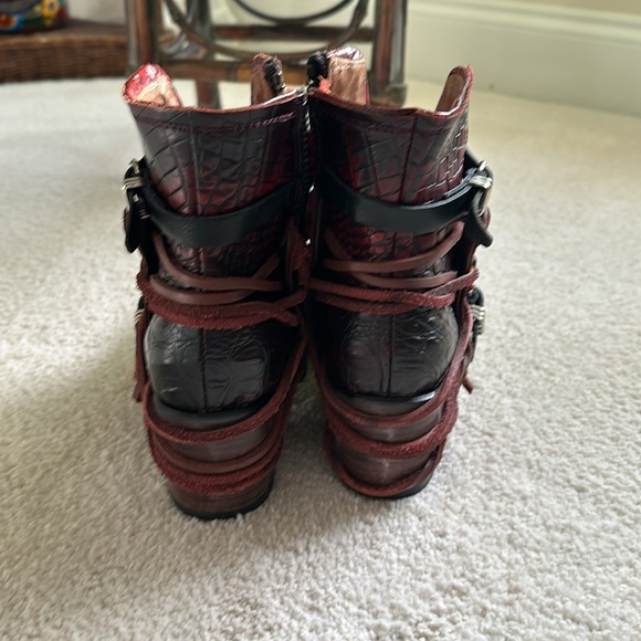 Freebird Boots - Picture 3 of 5